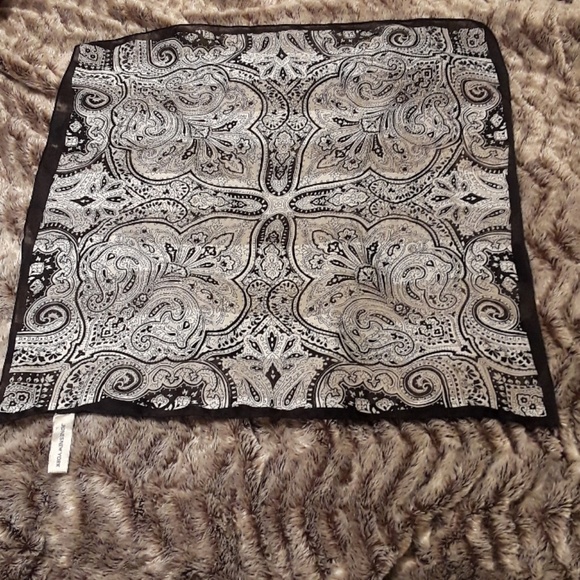 Jones New York Scarf - Picture 1 of 4